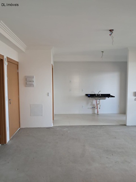Apartamento à venda com 3 quartos, 105m² - Foto 1