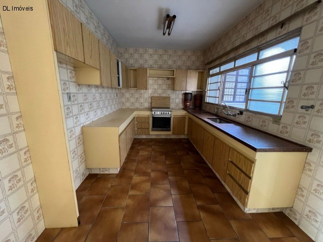 Casa à venda com 3 quartos, 308m² - Foto 7