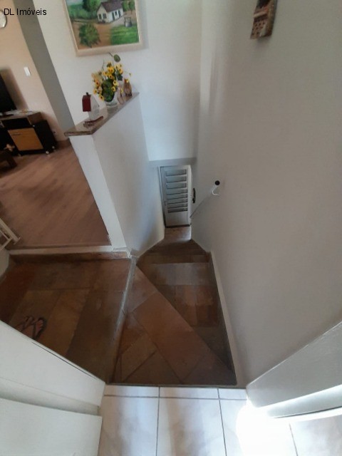 Sobrado à venda com 3 quartos, 250m² - Foto 2