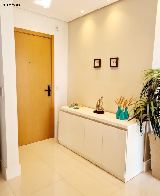 Apartamento à venda com 3 quartos, 77m² - Foto 3