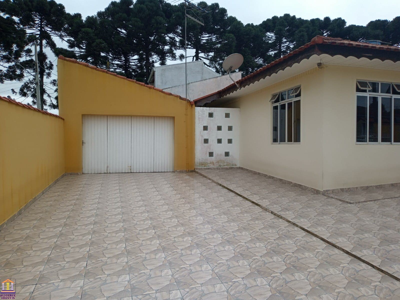 Casa à venda com 3 quartos, 220m² - Foto 4