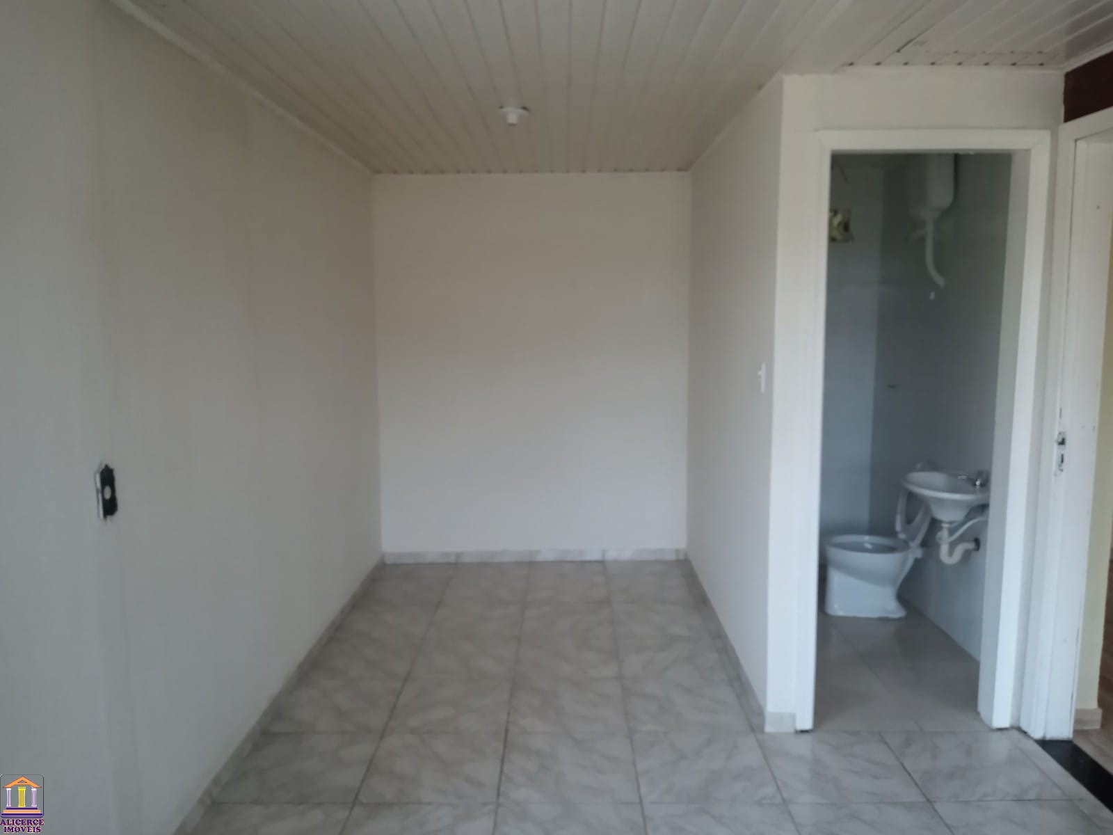 Casa à venda com 3 quartos, 220m² - Foto 9