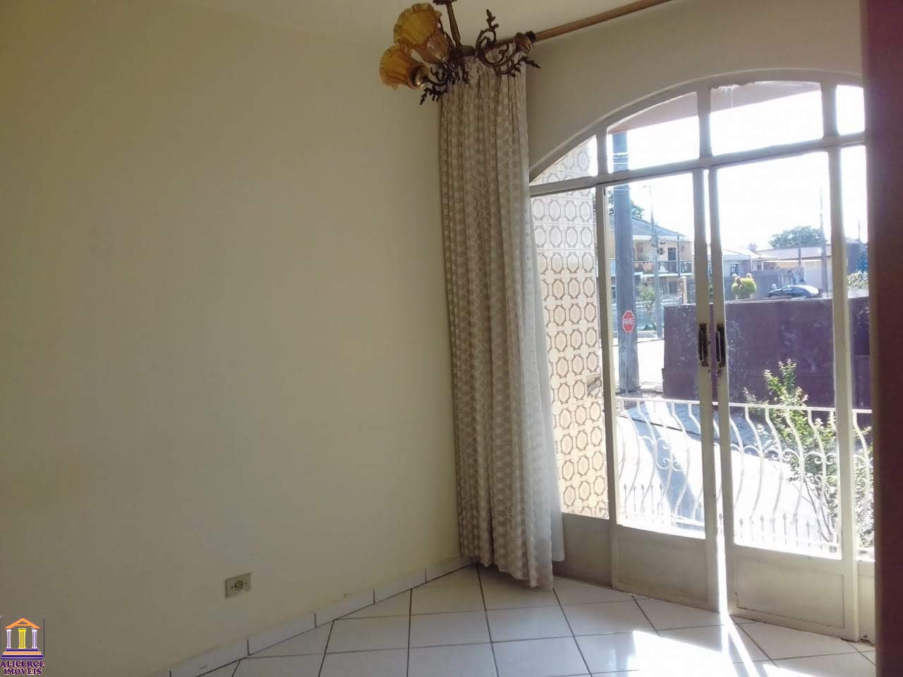 Casa à venda com 3 quartos, 360m² - Foto 3