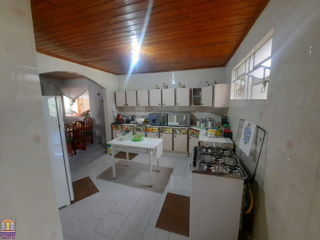 Casa à venda com 4 quartos, 245m² - Foto 10