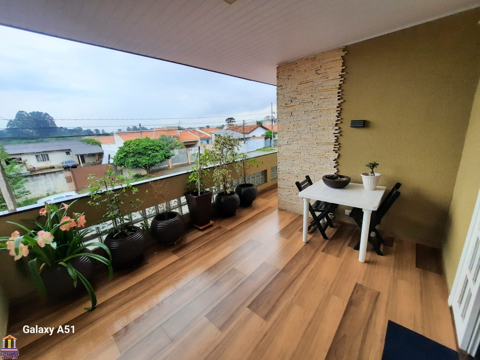 Sobrado à venda com 4 quartos, 200m² - Foto 1