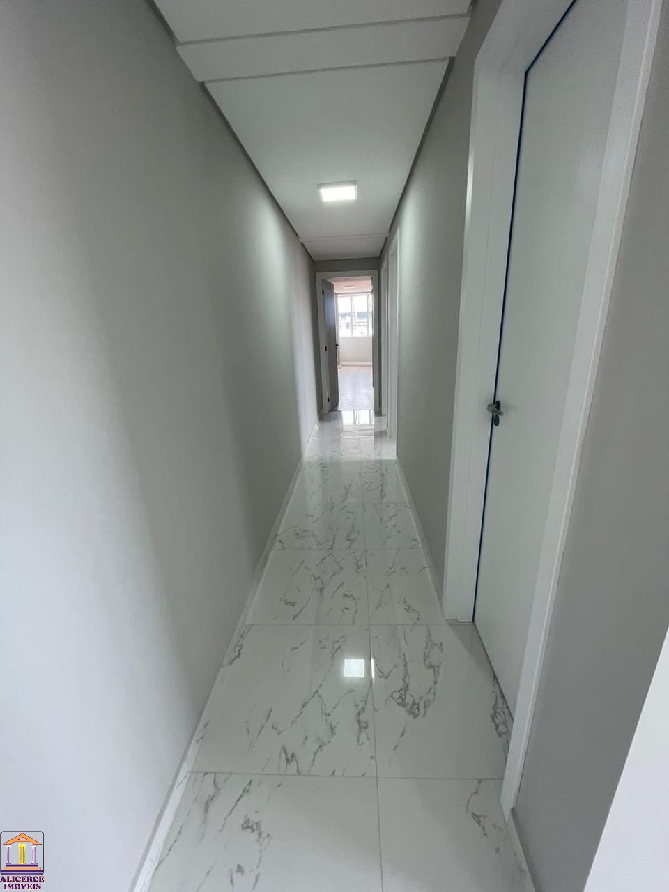 Apartamento à venda com 3 quartos, 83m² - Foto 9