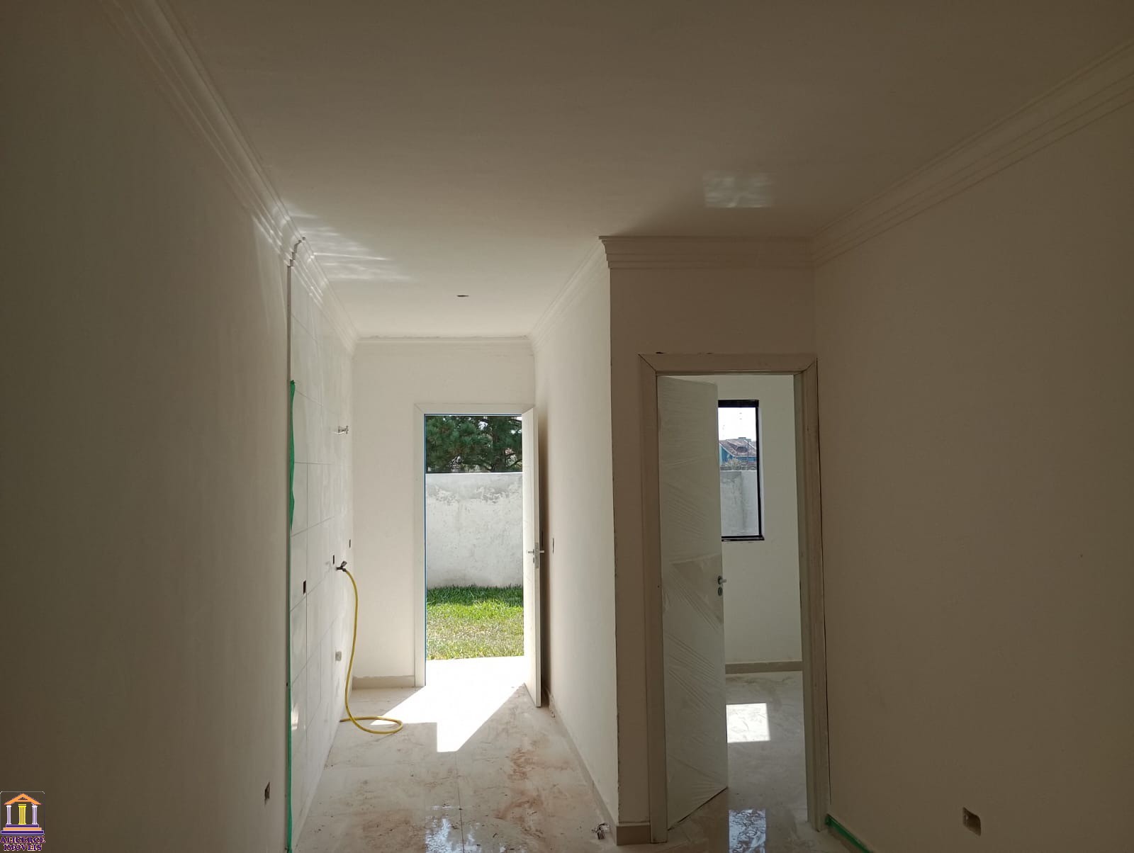 Casa à venda com 3 quartos, 60m² - Foto 4