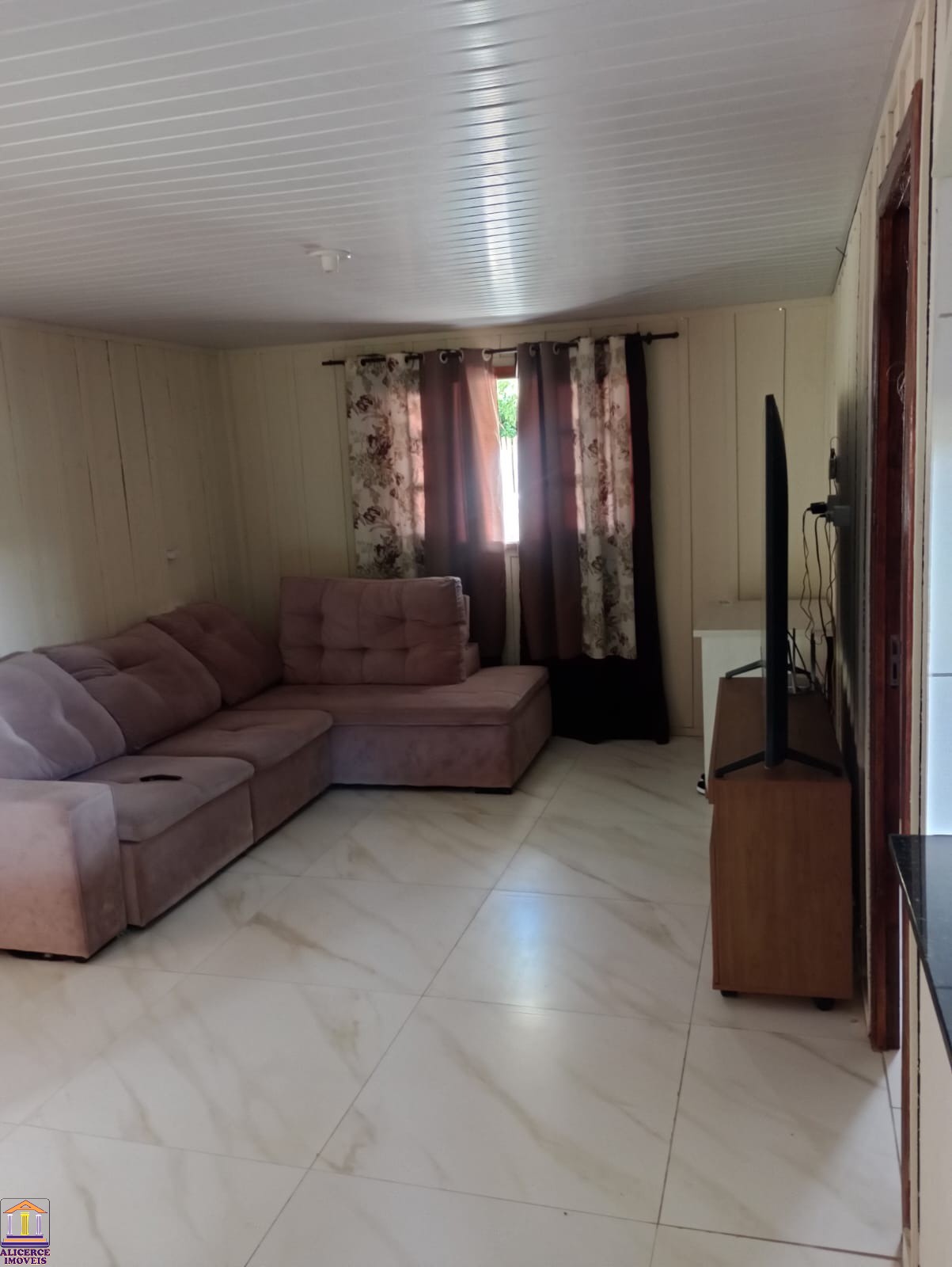 Casa à venda com 3 quartos, 60m² - Foto 3
