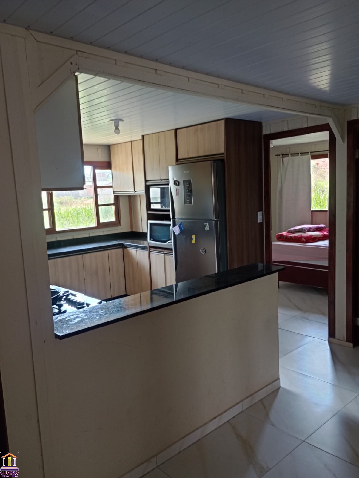 Casa à venda com 3 quartos, 60m² - Foto 2