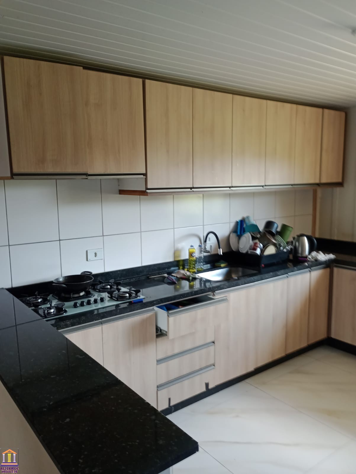 Casa à venda com 3 quartos, 60m² - Foto 1