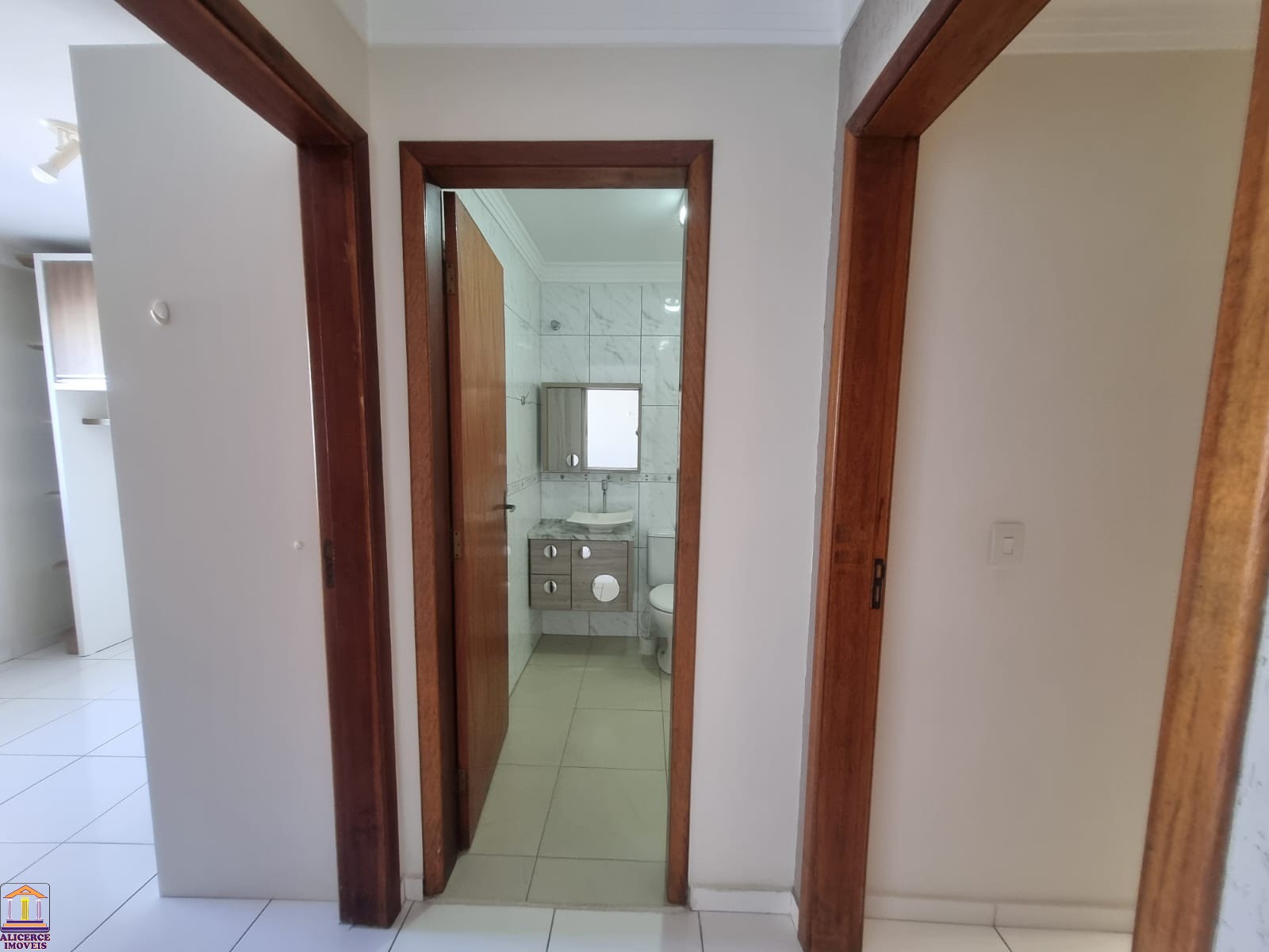 Casa à venda com 2 quartos, 53m² - Foto 9