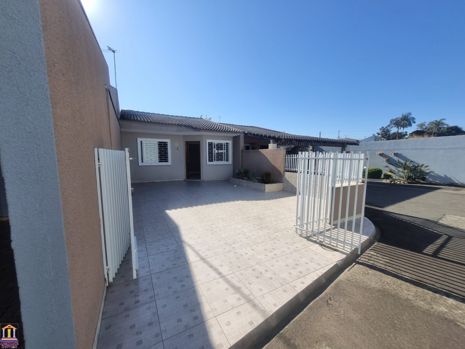 Casa à venda com 2 quartos, 53m² - Foto 1