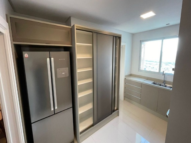 Apartamento à venda com 4 quartos, 180m² - Foto 8