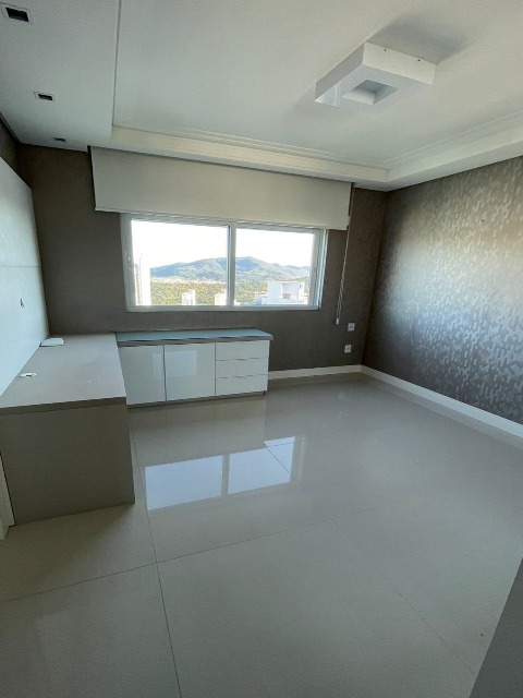 Apartamento à venda com 4 quartos, 180m² - Foto 18