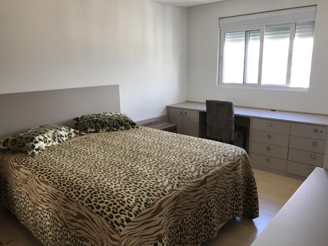 Apartamento à venda com 3 quartos, 135m² - Foto 2