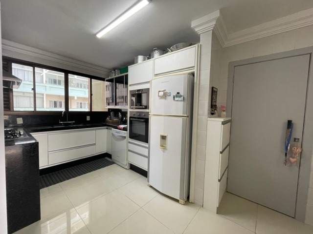 Apartamento à venda com 4 quartos, 240m² - Foto 21