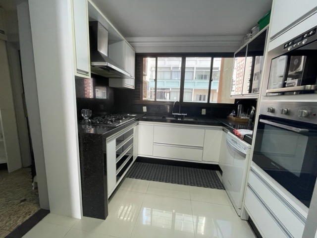 Apartamento à venda com 4 quartos, 240m² - Foto 22