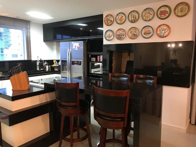 Apartamento à venda com 3 quartos, 135m² - Foto 5