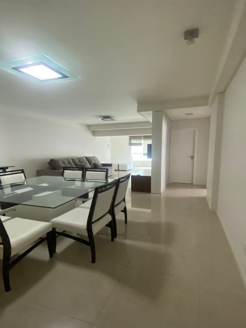 Apartamento à venda com 3 quartos, 135m² - Foto 18