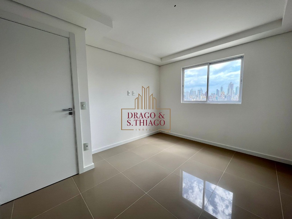 Apartamento à venda com 3 quartos, 76m² - Foto 9