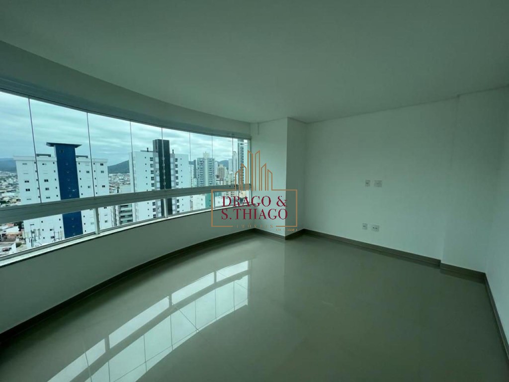 Cobertura à venda com 4 quartos, 242m² - Foto 2