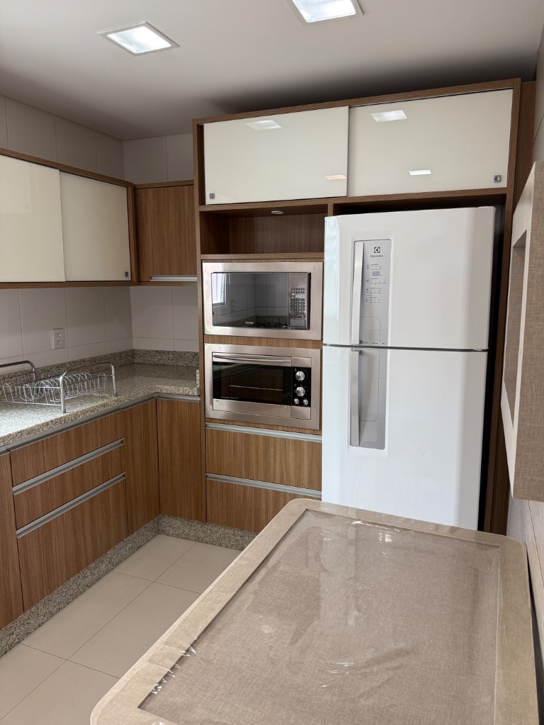 Apartamento para alugar com 4 quartos, 121m² - Foto 4