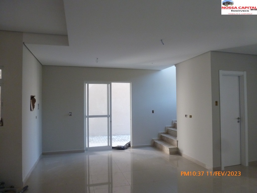 Casa à venda com 3 quartos, 120m² - Foto 4