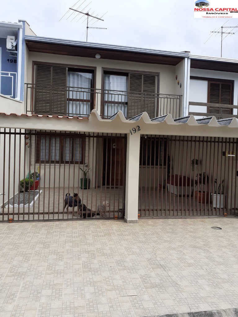 Casa à venda com 3 quartos, 110m² - Foto 1