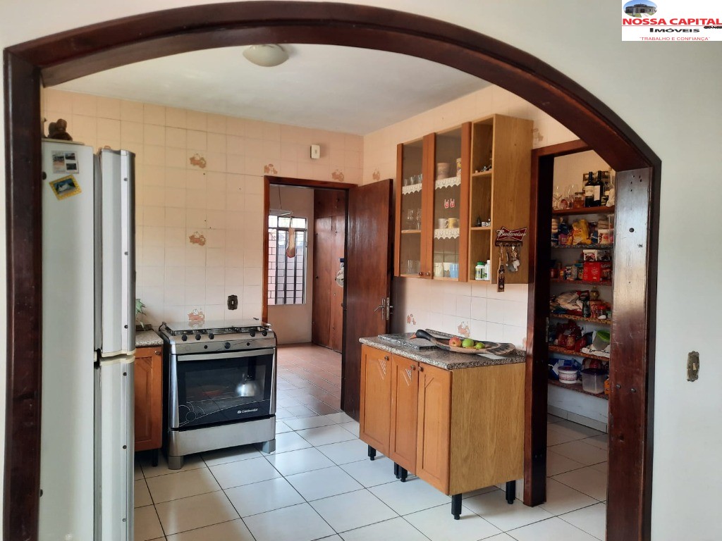 Casa à venda com 5 quartos, 137m² - Foto 10