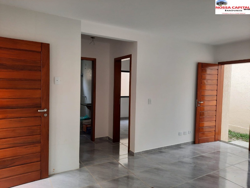 Casa à venda com 2 quartos, 55m² - Foto 11