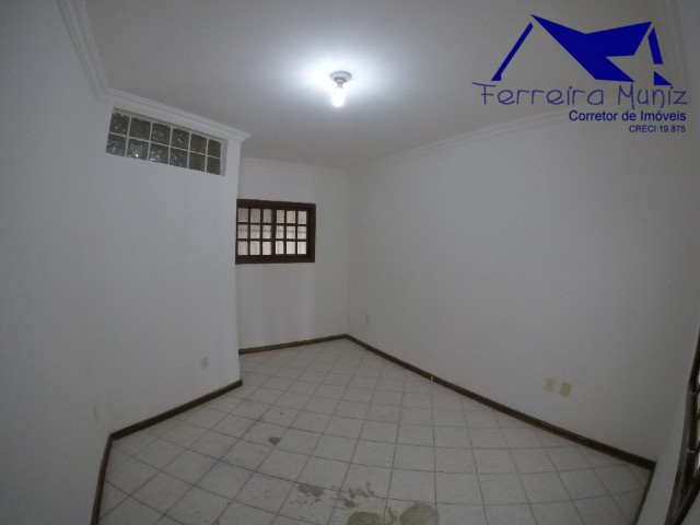 Casa para alugar com 4 quartos, 400m² - Foto 9