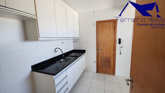 Apartamento para alugar com 2 quartos, 80m² - Foto 17