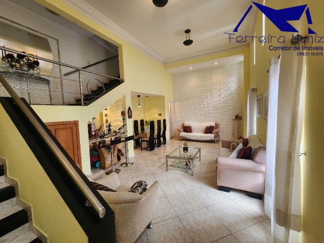 Casa, 4 quartos, 225 m² - Foto 2