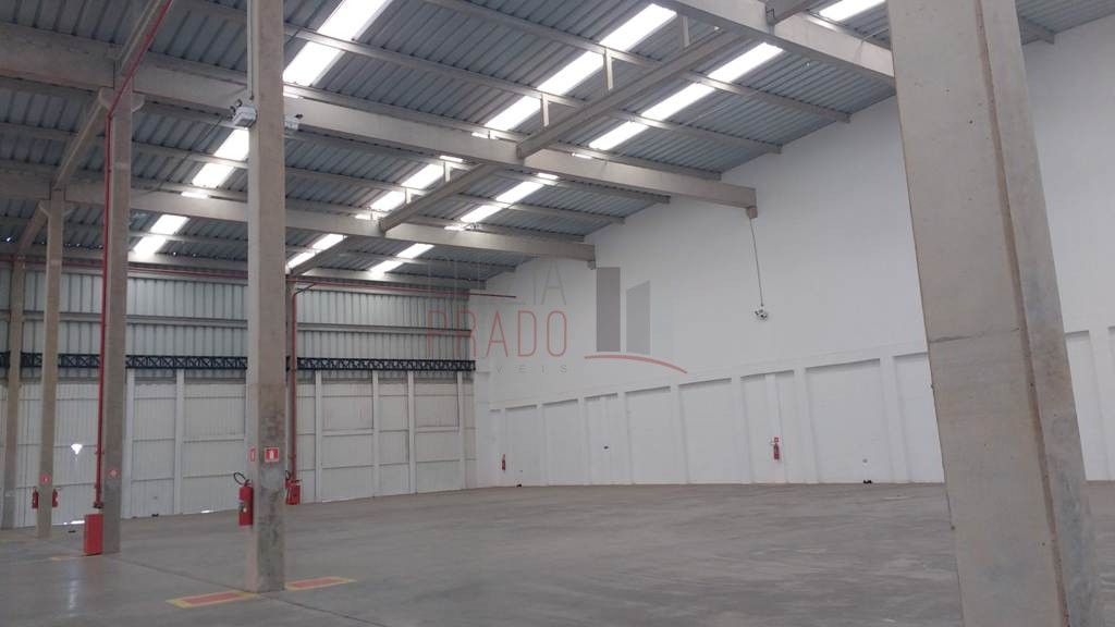 Depósito-Galpão-Armazém para alugar, 2371m² - Foto 1