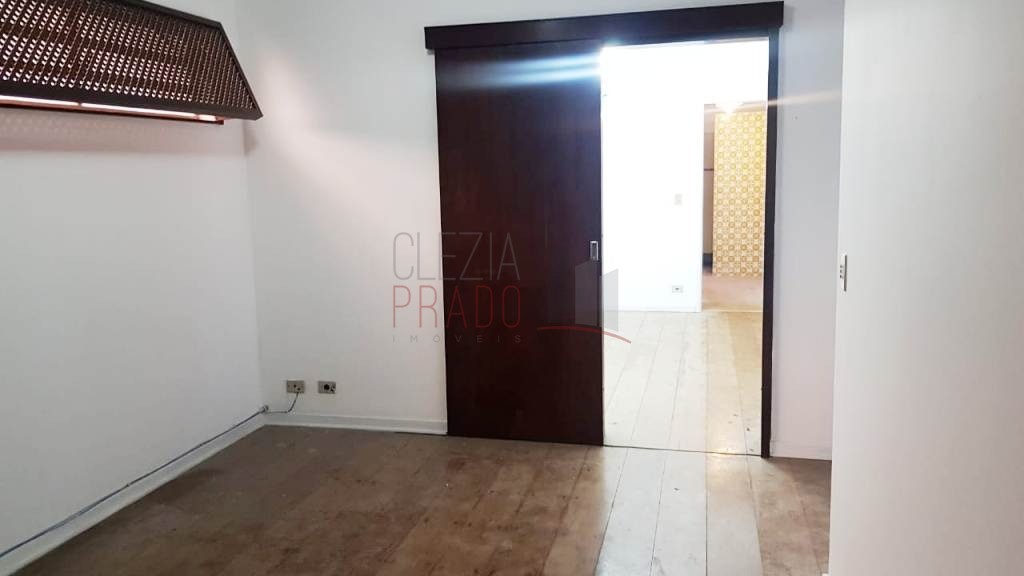 Casa para alugar com 2 quartos, 480m² - Foto 32