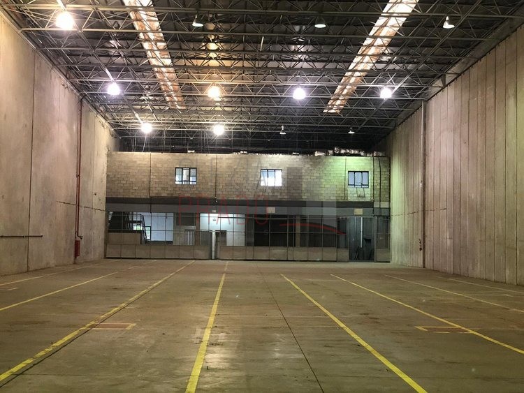 Depósito-Galpão-Armazém para alugar, 1600m² - Foto 5