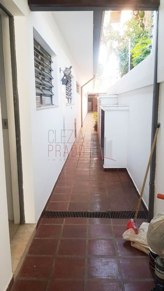 Casa para alugar com 2 quartos, 480m² - Foto 12