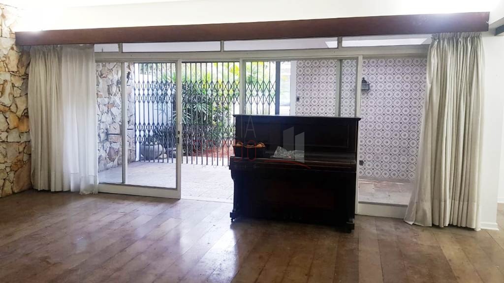 Casa para alugar com 2 quartos, 480m² - Foto 17