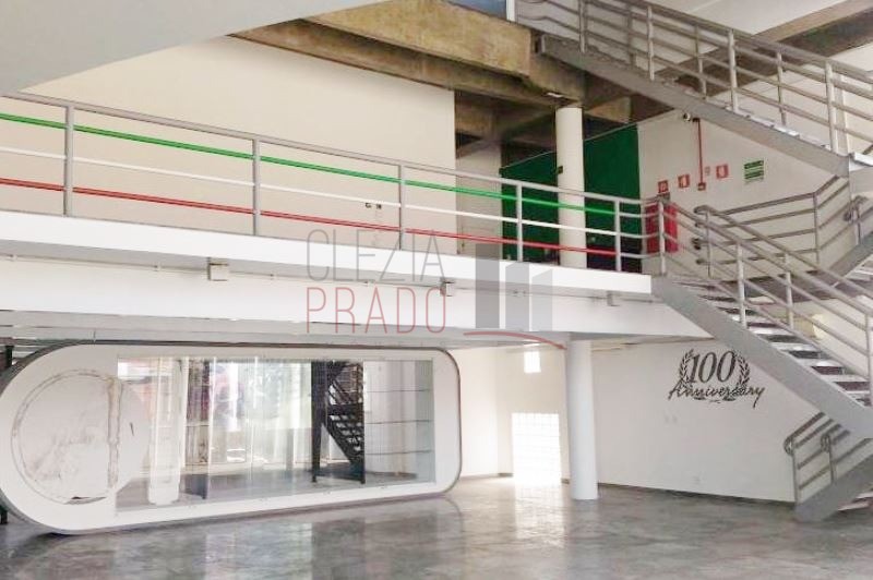 Prédio Inteiro para alugar com 1 quarto, 913m² - Foto 1