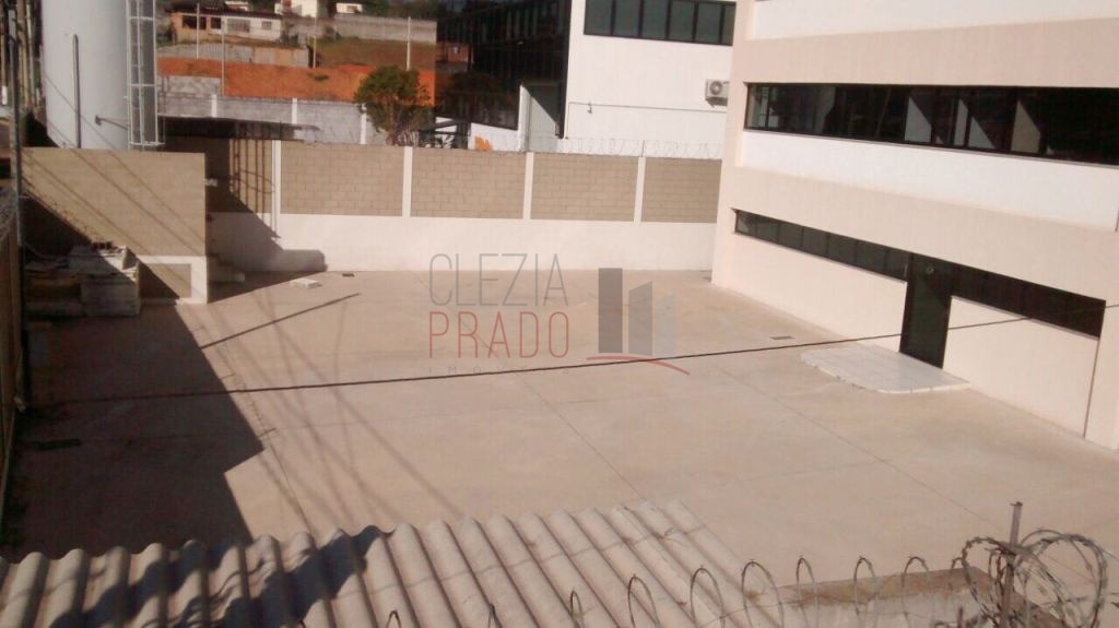 Depósito-Galpão-Armazém para alugar, 2100m² - Foto 1