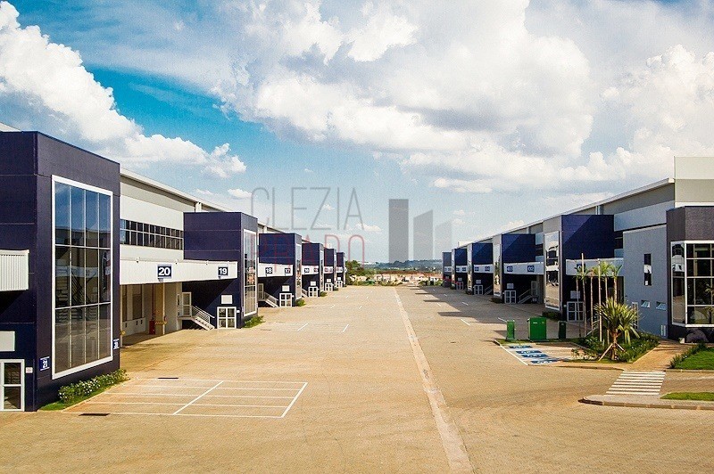 Depósito-Galpão-Armazém para alugar, 1740m² - Foto 1