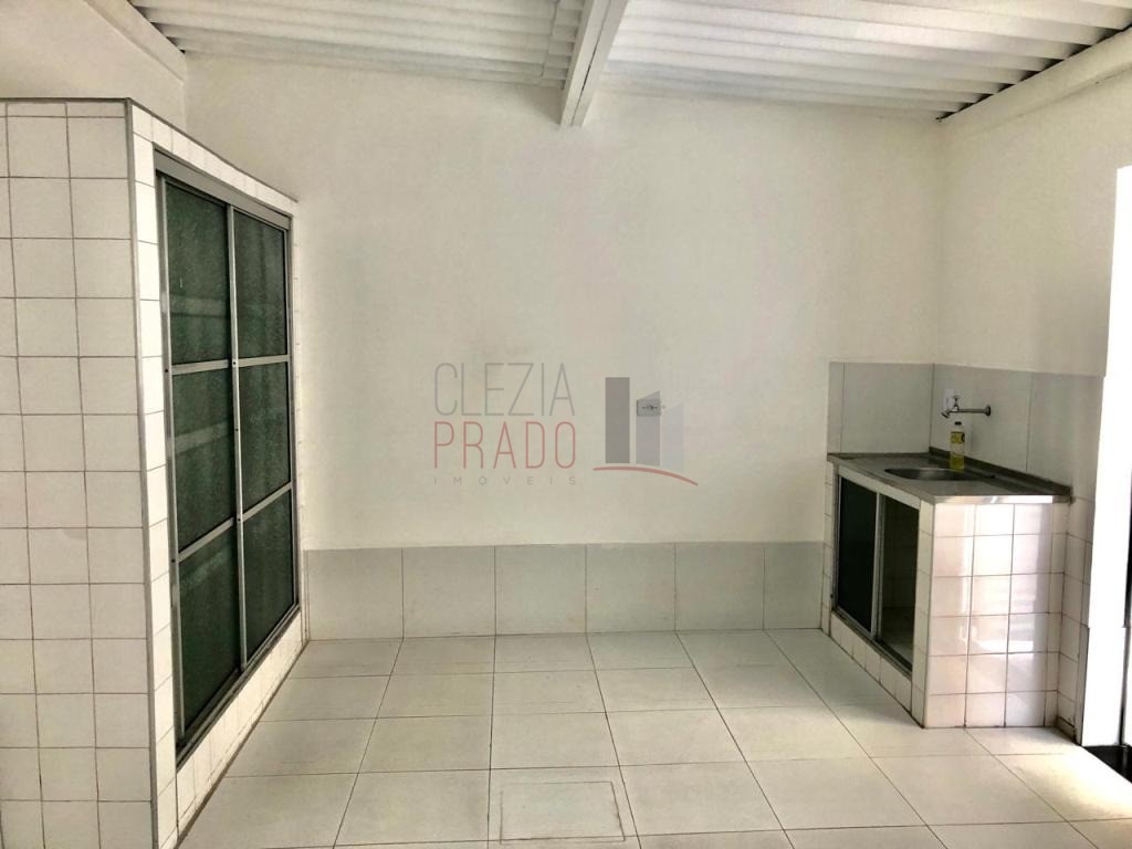 Casa à venda com 3 quartos, 190m² - Foto 3