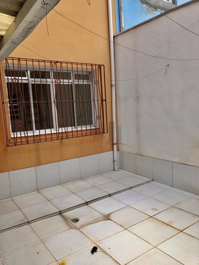 Casa à venda com 3 quartos, 190m² - Foto 2