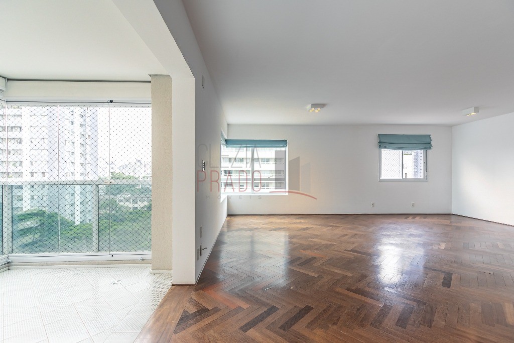 Apartamento para alugar com 3 quartos, 165m² - Foto 12