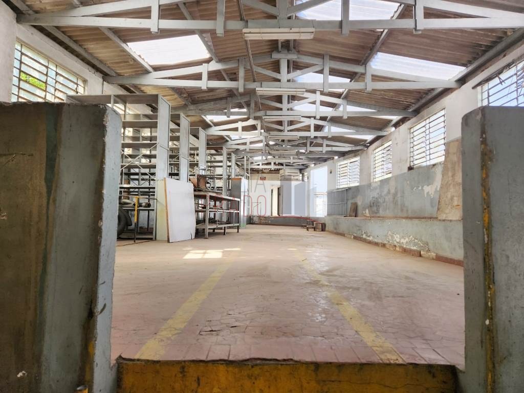 Depósito-Galpão-Armazém para alugar, 1600m² - Foto 3