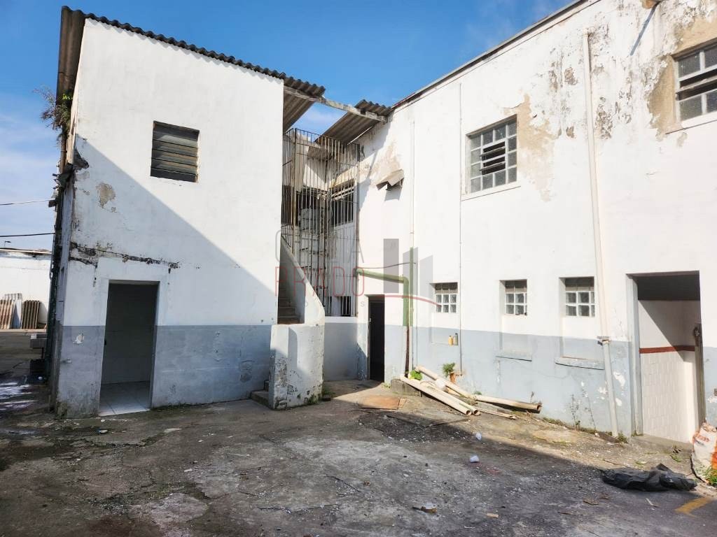 Depósito-Galpão-Armazém para alugar, 1600m² - Foto 2