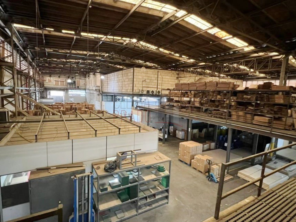 Depósito-Galpão-Armazém para alugar, 10000m² - Foto 1