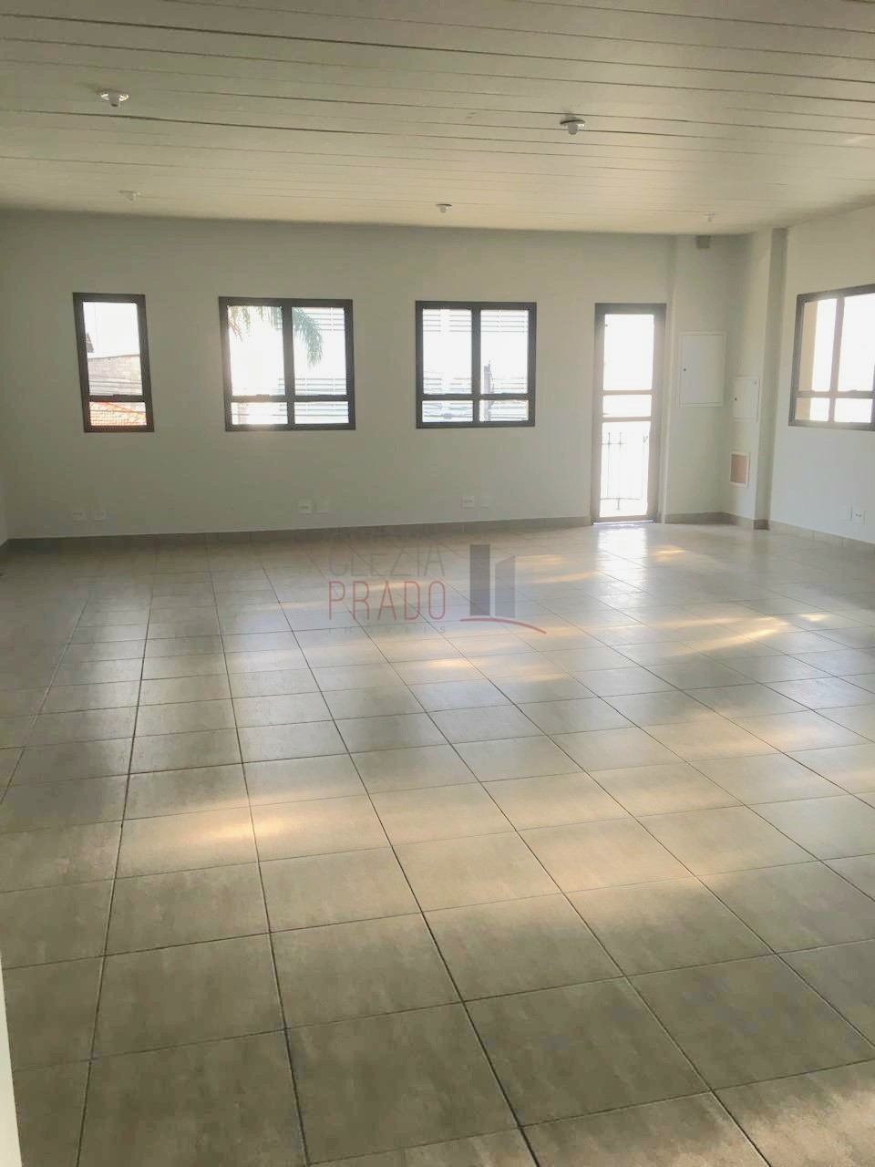 Depósito-Galpão-Armazém para alugar, 330m² - Foto 3