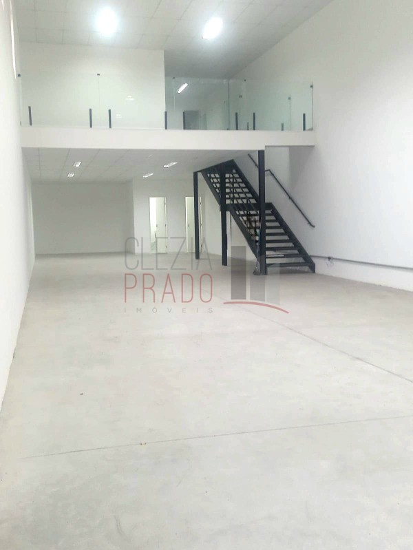 Depósito-Galpão-Armazém para alugar, 200m² - Foto 1