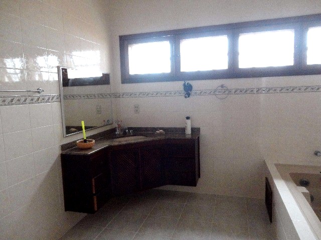 Casa de Condomínio para alugar com 4 quartos, 400m² - Foto 20